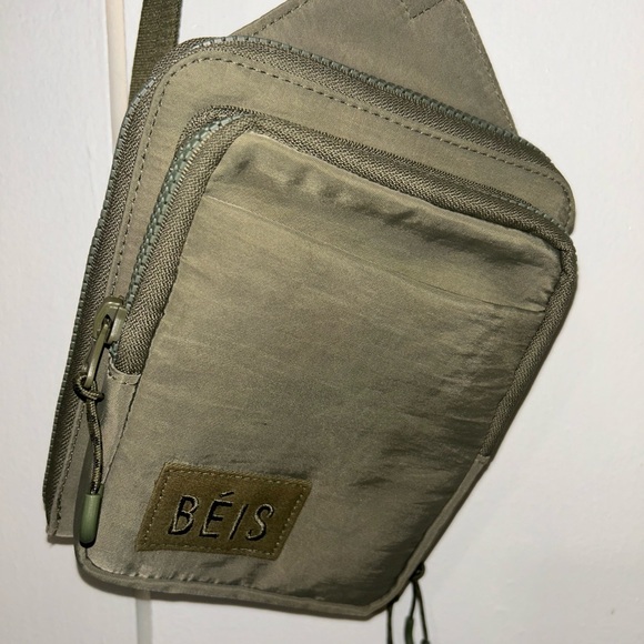 BEIS Handbags - Beis Sport Sling Bag, Olive